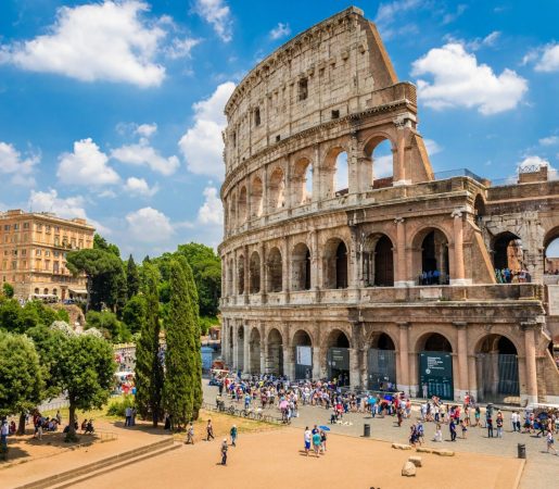 colosseum-daylight-rome-italy